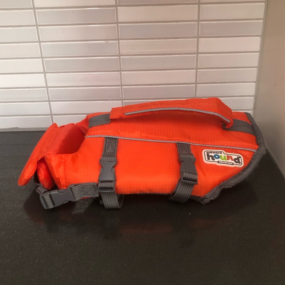 EUC Outward Hound Granby dog life jacket